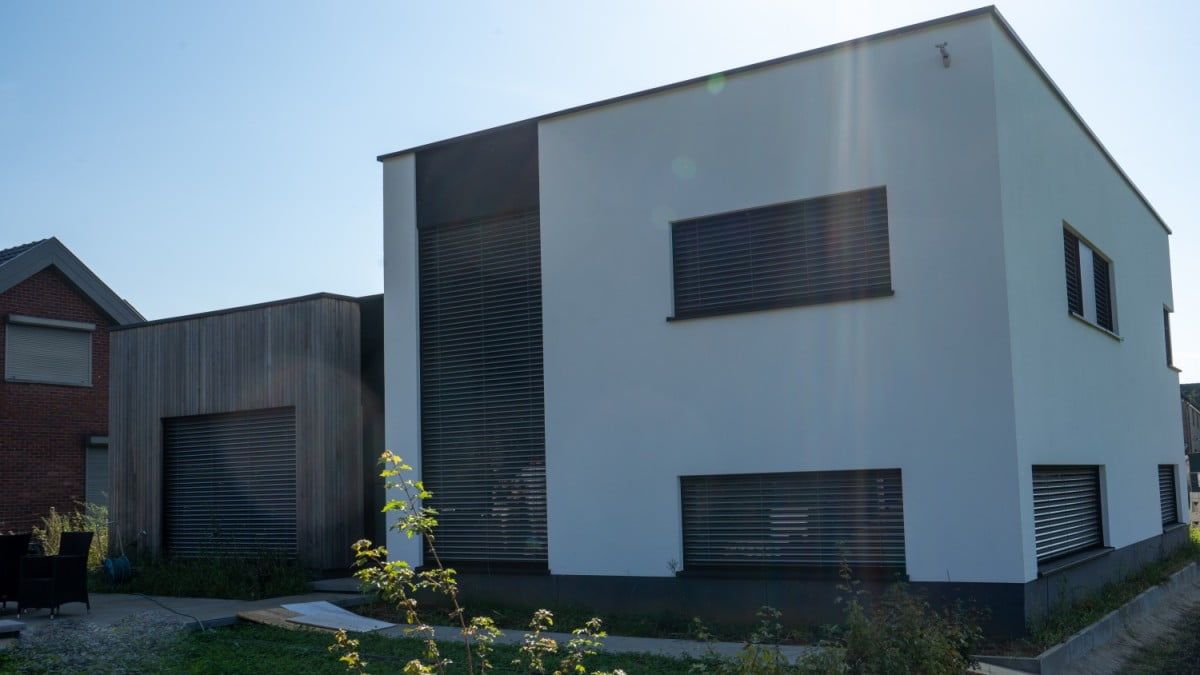 moderne splitlevel houtskeletwoning bepleistering eversel heusden zolder achtergevel zelfbouw