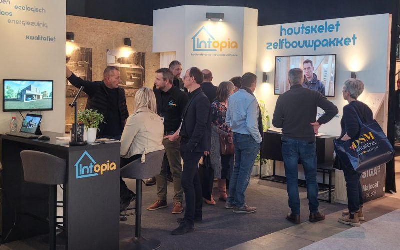 bouw en reno bouwbeurs antwerpen bouwreno renovatiebeurs bouwsalon 2025 intopia houtskeletbouw zelfbouw klantgesprek energiezuinige woning 1